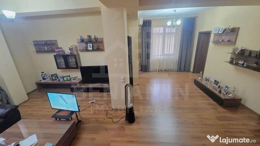 Casă cu 7 camere cu Teren 450 Mp în George Enescu