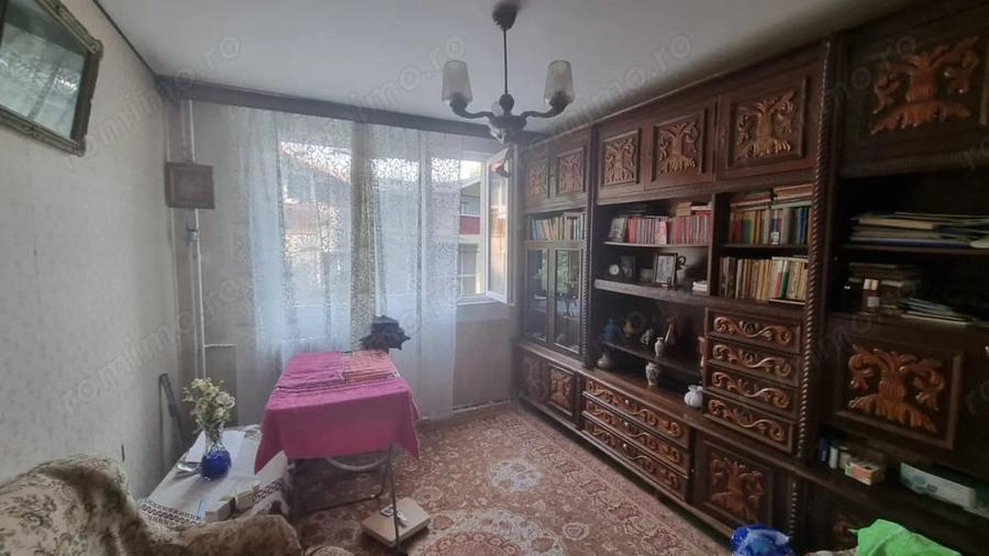 Apartament cu 4 camere decomandat, mobilat în Brâncoveanu