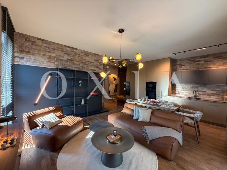 Apartament cu 3 camere semidecomandat, mobilat în Semicentral