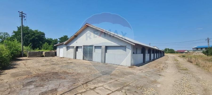 Spațiu industrial, de 615 mp, în Periferie