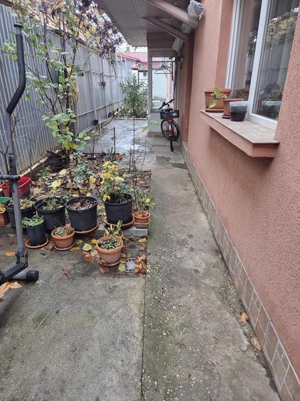 Casă cu 4 camere cu Teren 200 Mp în Exterior Vest