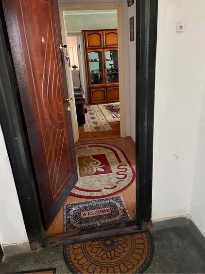 Apartament cu 4 camere nedecomandat în Crihala