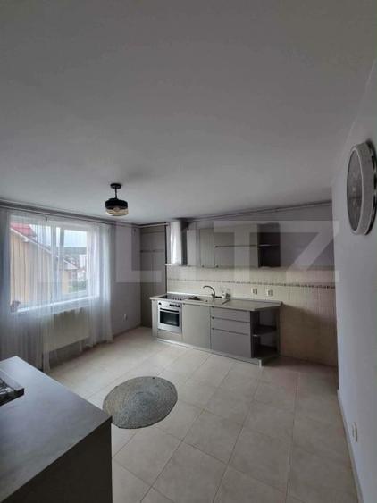 Apartament cu 3 camere decomandat, mobilat în Unirea