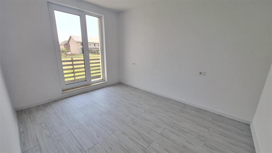 Duplex cu 4 camere cu Canalizare în Valea Lupului