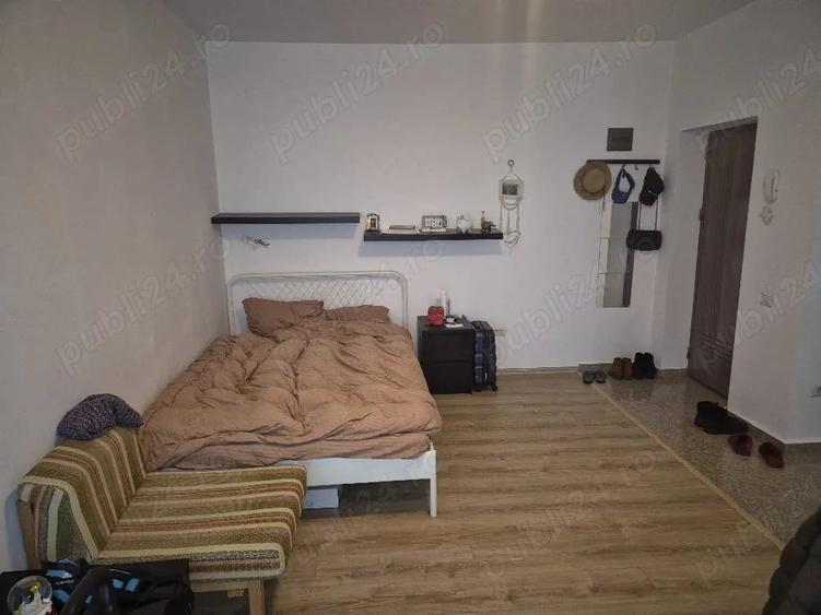Garsonieră decomandată în Central