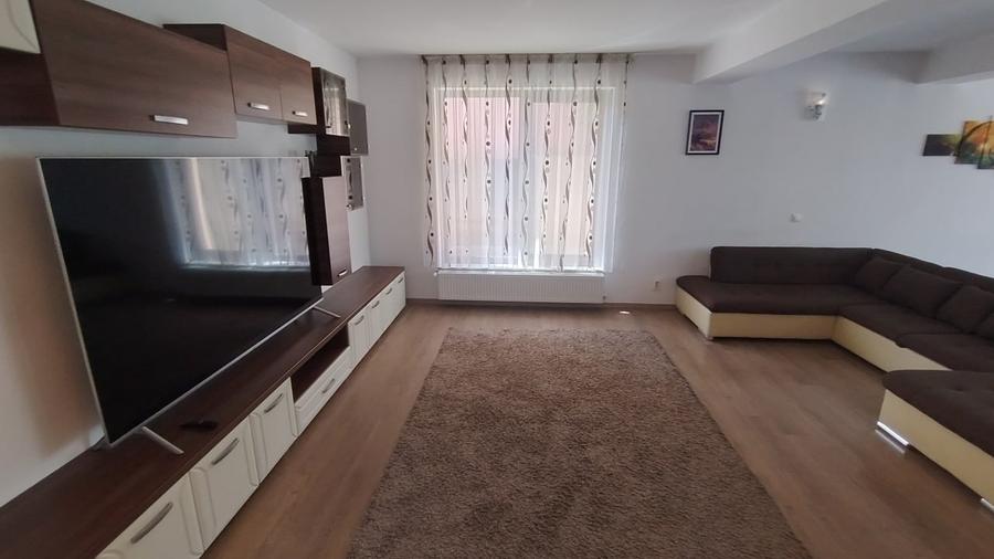 Casă individuală cu 5 camere cu Canalizare în Vitan