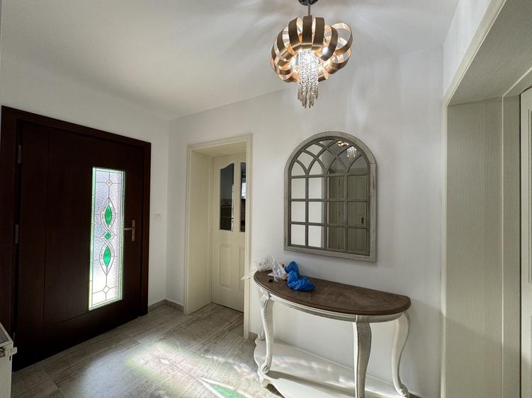 Duplex cu 4 camere cu Piscina în Iancu Nicolae