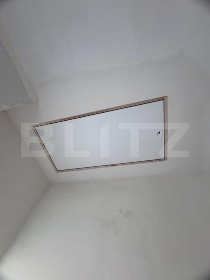 Duplex cu 6 camere cu Canalizare în Dâmbul Rotund