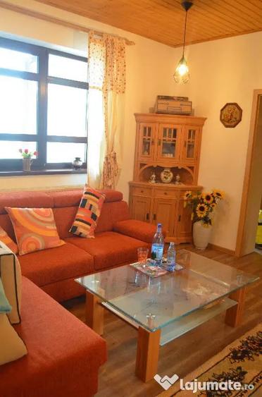 Casă cu 5 camere cu Teren 3420 Mp în Valea Călugărească