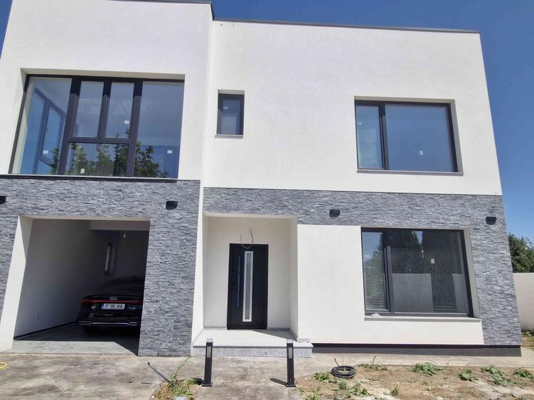 Casă cu 4 camere în Tunari