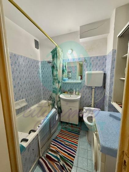 Apartament cu 3 camere semidecomandat în Vatra Luminoasă