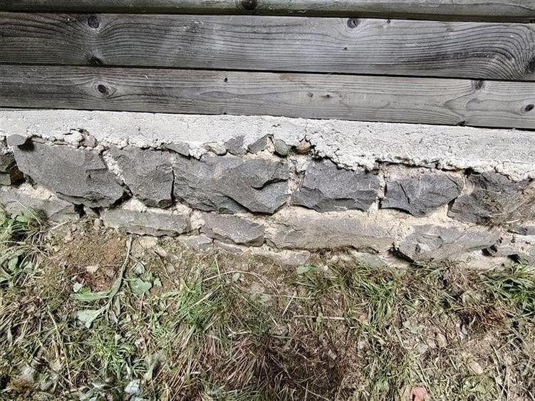 Casă individuală cu 5 camere cu Teren 1153 Mp în Est