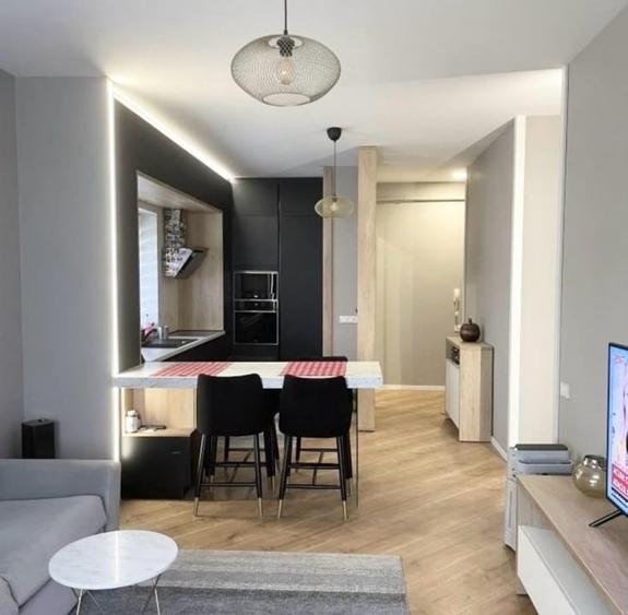 Apartament cu 3 camere decomandat, mobilat în Pipera