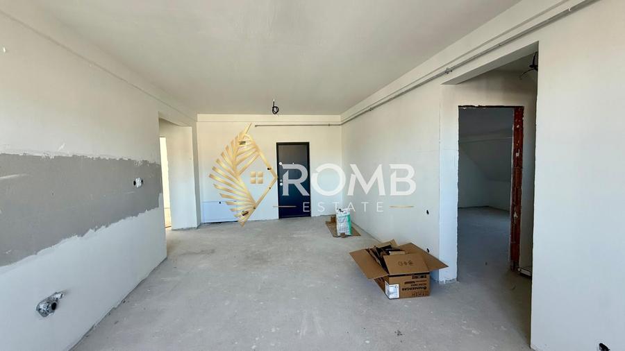 Apartament cu 4 camere semidecomandat în Florești