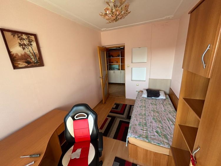 Apartament cu 3 camere decomandat în Păcurari