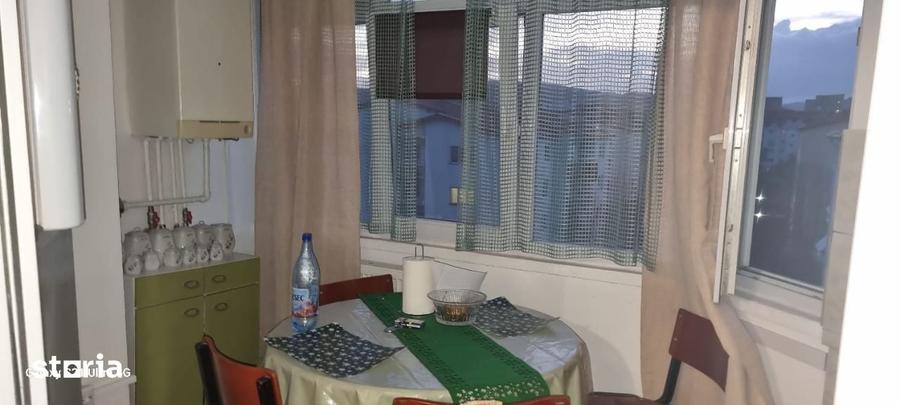 Apartament cu 3 camere decomandat în Ostroveni