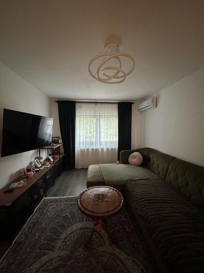 Apartament cu 3 camere decomandat în Cantacuzino