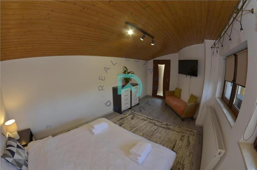 Casă individuală cu 6 camere cu Teren 338 Mp în Astra