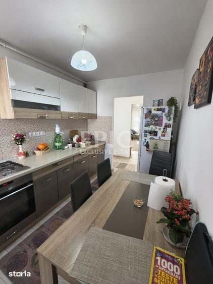 Apartament cu 3 camere decomandat în Tudor