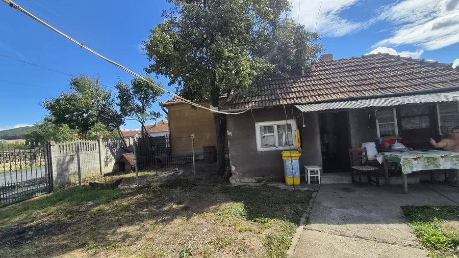 Casă cu 2 camere în Brănișca