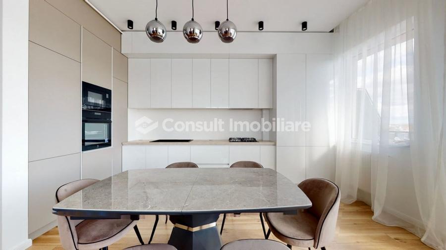 Apartament cu 3 camere semidecomandat, mobilat în Central