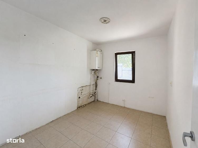 Uricani Iasi Doua Case in Una 108mp Ideala 2 Familii, 1330 mp teren - 19