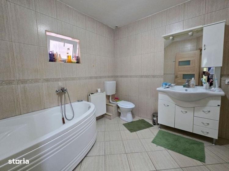 Casă cu 4 camere în Bună Ziua