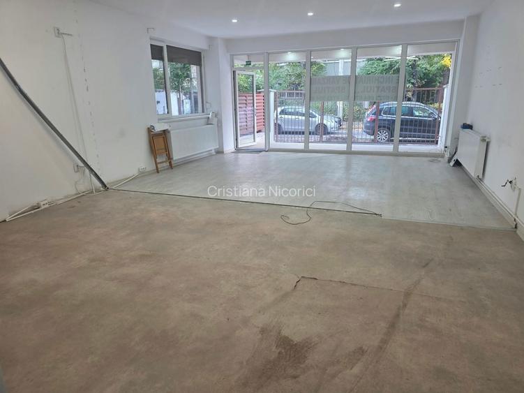 Vanzare apartament 3 camere Jiului - pretabil spatiu comercial