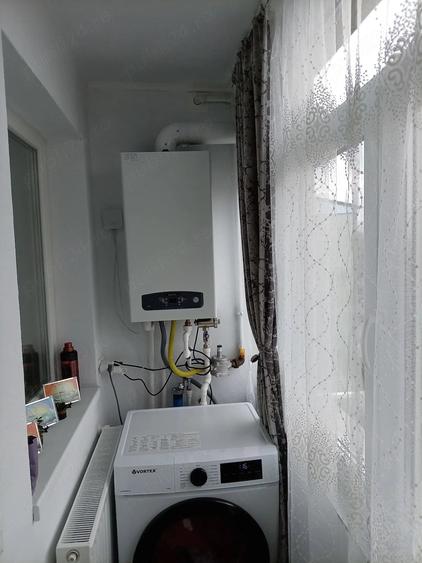Apartament cu 3 camere decomandat în Sud