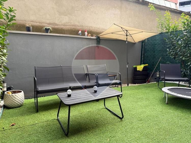 Apartament cu 2 camere semidecomandat, mobilat în Jiului