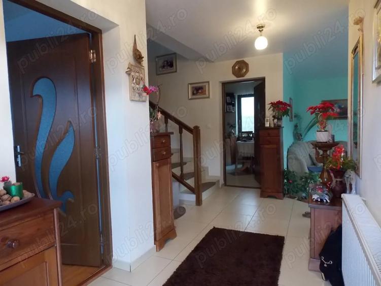 Casă cu 5 camere cu Teren 380 Mp în Central