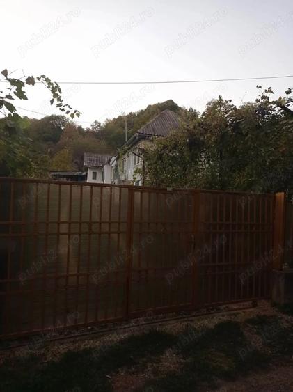 Casă cu 4 camere cu Teren 1018 Mp în Moțăieni