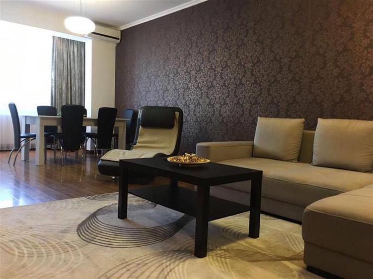 Apartament cu 3 camere decomandat, mobilat în Șoseaua Nordului