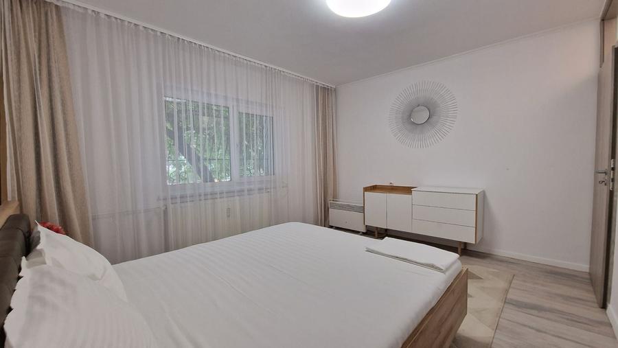 Apartament cu 2 camere decomandat, mobilat în Tei