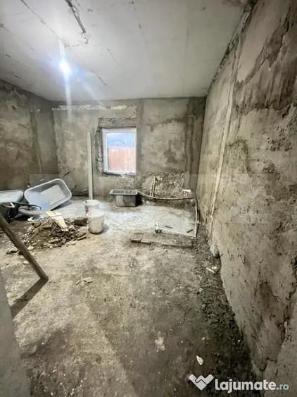 Casă cu 4 camere cu Teren 500 Mp în Central