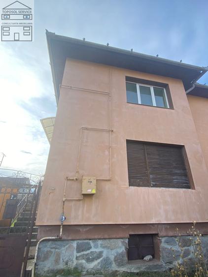 Casă individuală cu 6 camere cu Canalizare în Marghita