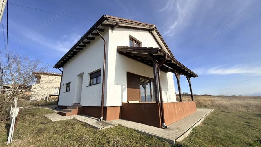 Casă cu 5 camere cu Teren 372 Mp în Broscărie