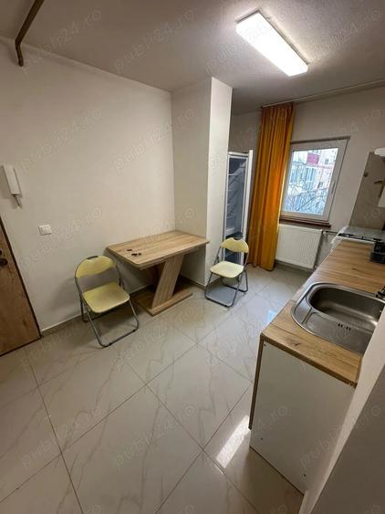 Apartament cu 2 camere semidecomandat, mobilat în Soarelui