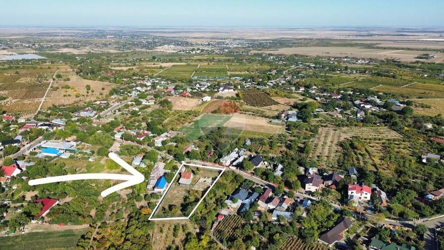 Casă individuală cu 5 camere cu Teren 2790 Mp în Cândești