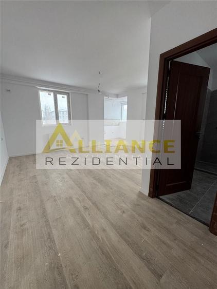 Garsonieră decomandată în Sud