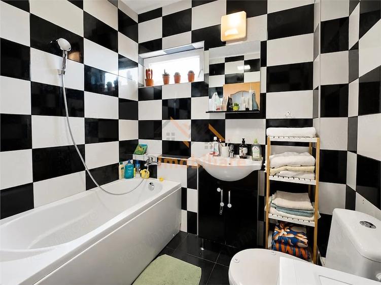 Apartament cu 3 camere decomandat în Sânmartin