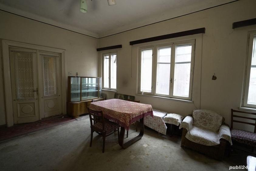 Casă cu 2 camere în Central