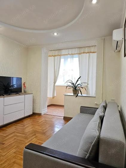 Garsonieră decomandată în Lipovei