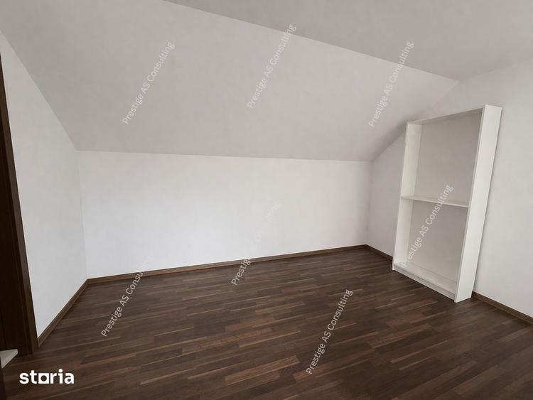 Casă cu 5 camere cu Teren 648 Mp în Ghiroda