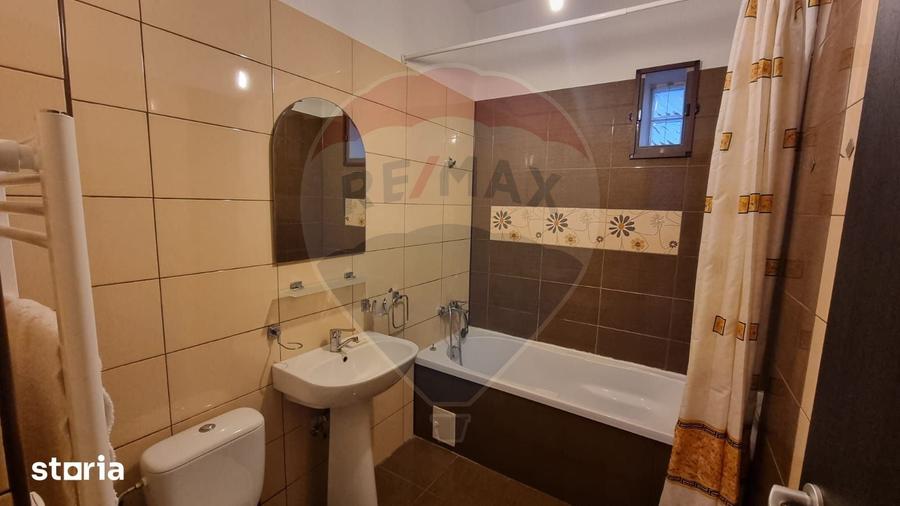 Apartament cu 3 camere în Dămăroaia