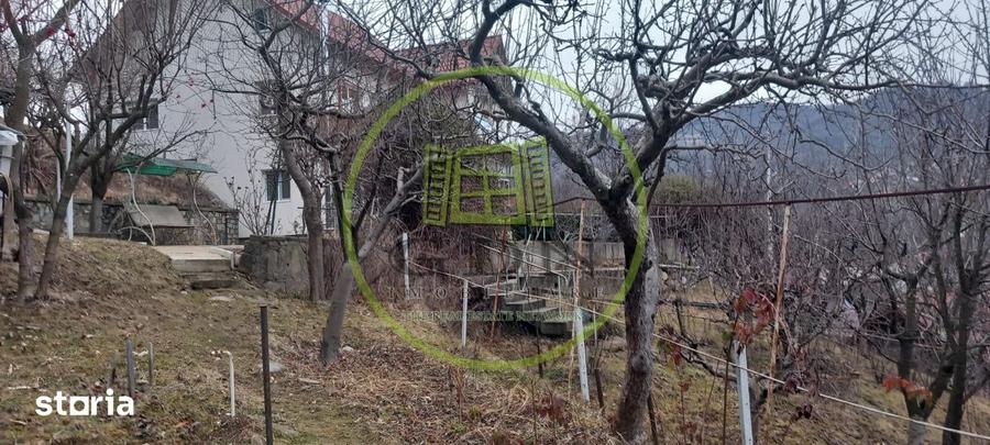 Casă cu 6 camere cu Teren 2200 Mp în Cerașu