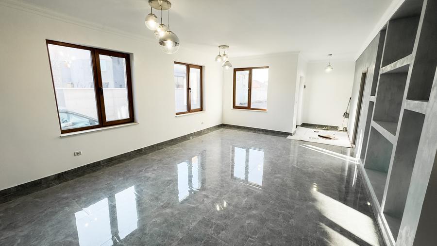 Casă cu 5 camere cu Canalizare în Costi