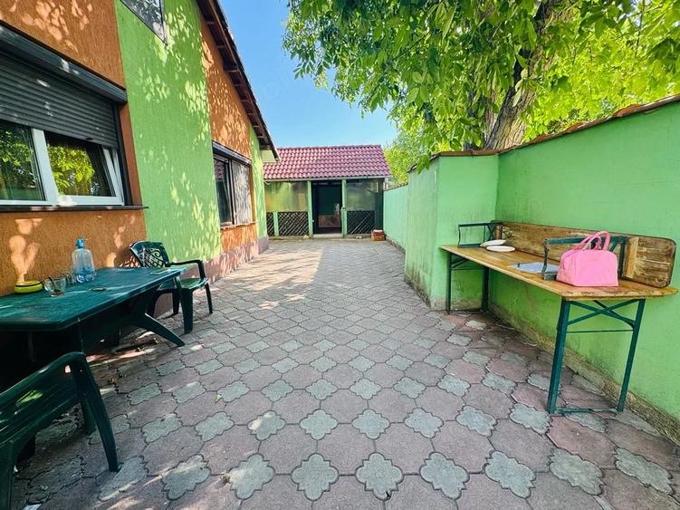 Casă cu Teren 300 Mp în Central