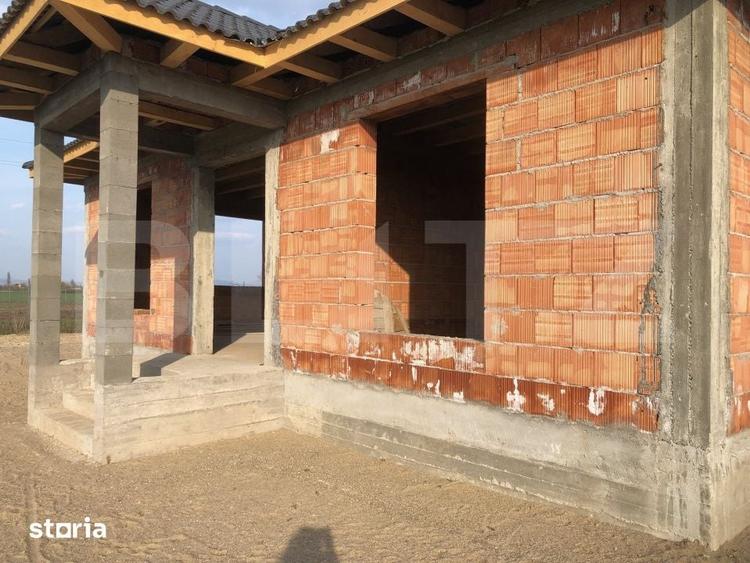 Casă cu 4 camere cu Teren 600 Mp în Botiz