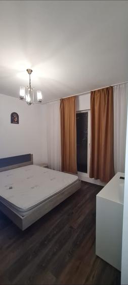 Garsonieră decomandată în Roșu